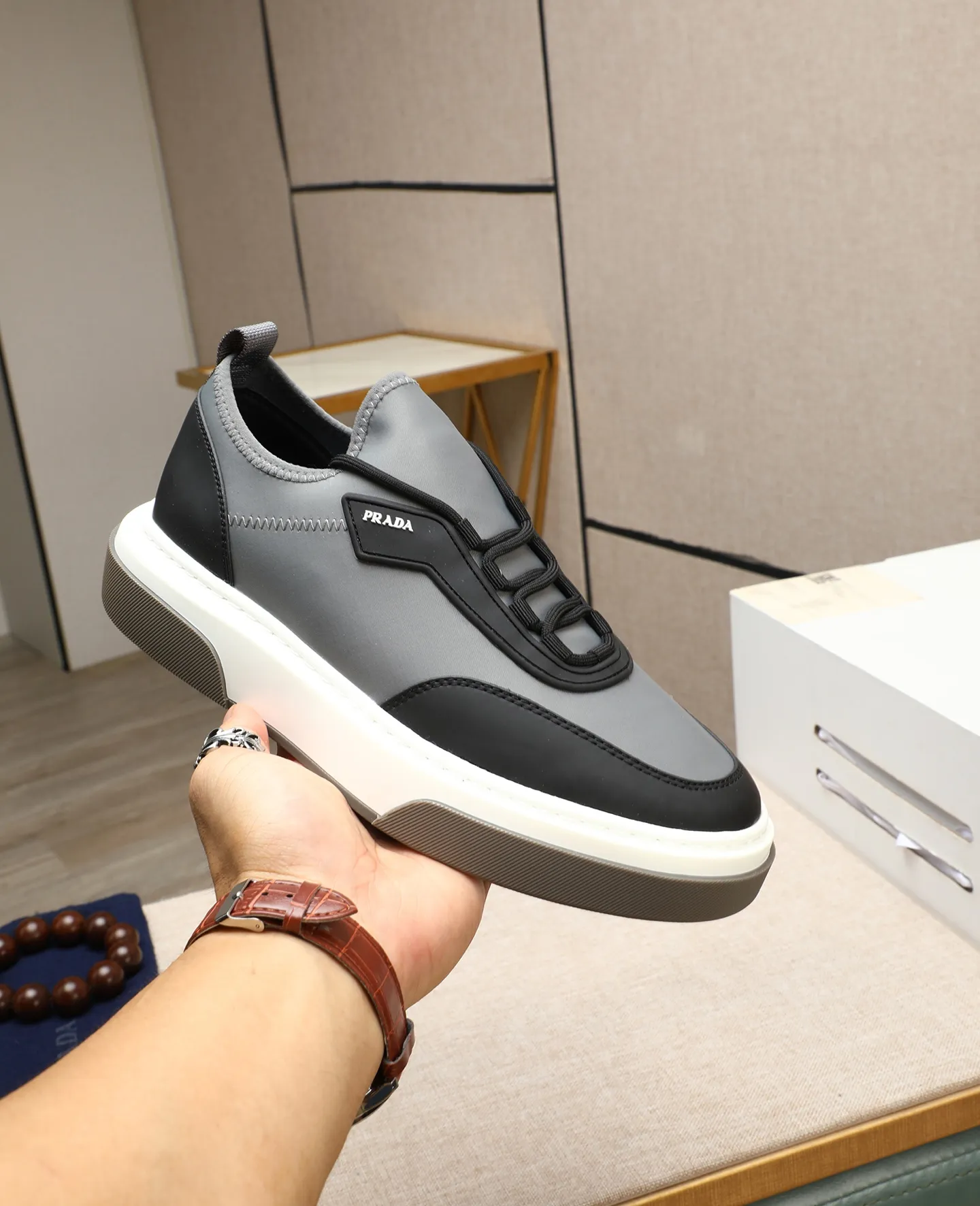 Men's shoes 💰580 [PRADA] Prada - High-end quality original order - Upper: 🔝 silk calfskin, brand canvas cloth, brand metal fasteners - Lining: mesh, foot pads; top-grade cowhide - Outsole: ultra-light TPU foam; molded outsole - Ultra-high quality control·Fine workmanship: highlighted (high-end·luxury·grade) -Size: 38-44 (45 can be customized) Wang